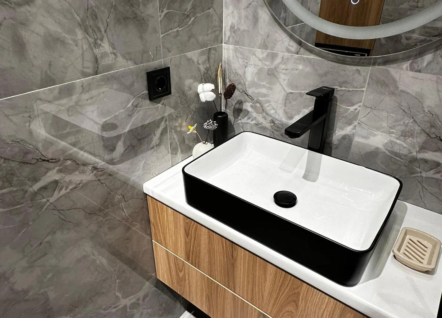 Luxury Two-Room Apartment With Breathtaking Mountain And Mega Mall Views Almaty Kazakhstan