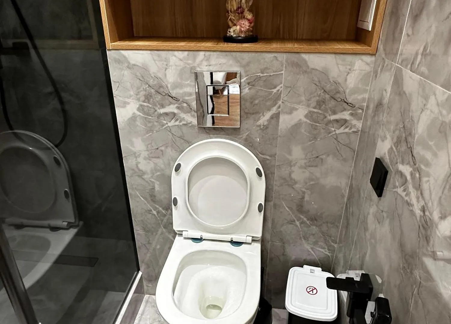 Luxury Two-Room Apartment With Breathtaking Mountain And Mega Mall Views Almaty