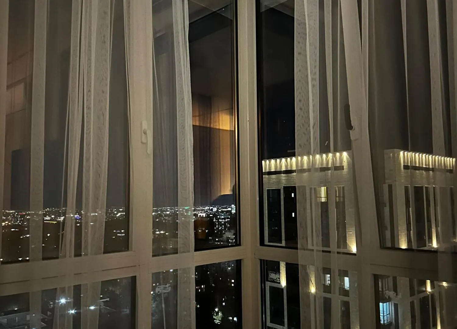 Luxury Two-Room Apartment With Breathtaking Mountain And Mega Mall Views Almaty