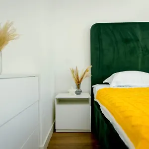 Апартаменты Business-class Apartment, евротрёшка с панорамным видом, Алматы